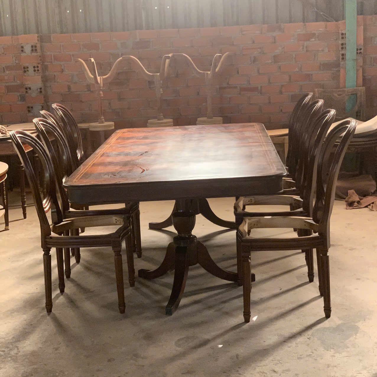 BỘ BÀN ĂN CỔ ĐIỂN LOUIS MÀU NÂU